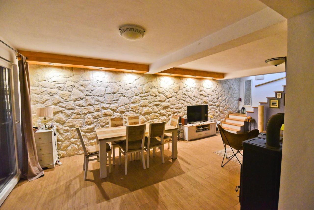 Holiday Home Taras Smilcic Exterior photo